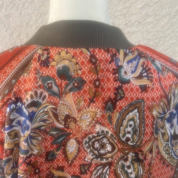 Blue b. Reversible Paisley Satin Bomber Jacket Women's Size M - Picture 7 of 12